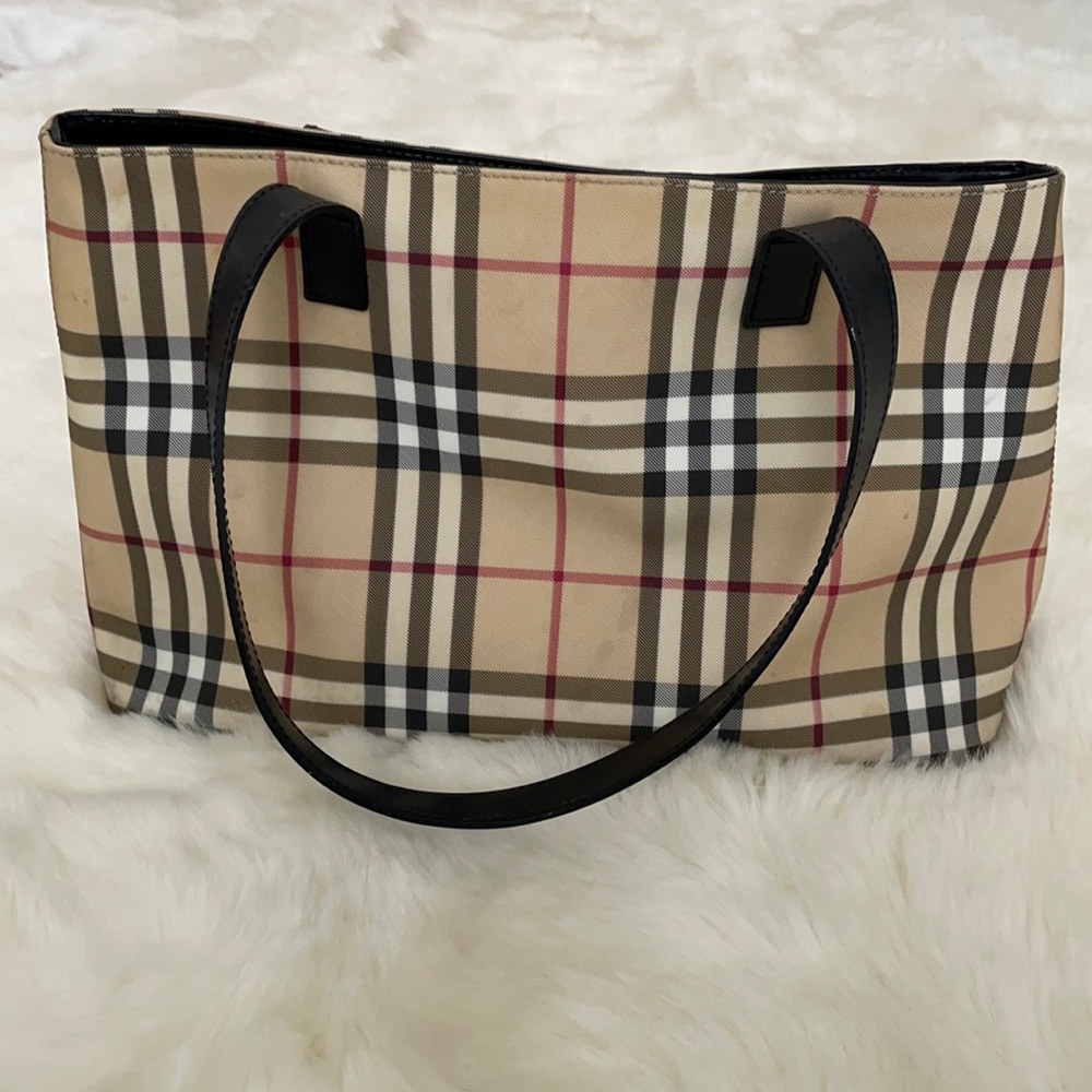 Burberry tote used good condition